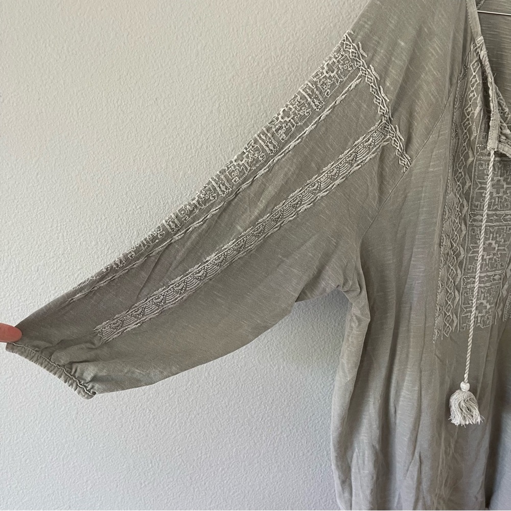 Lucky Brand Light Gray Tunic with White Embroidery - Picture 4 of 8